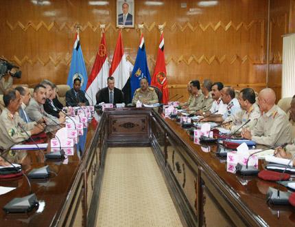 من اجتماع الفريق الفني المكلف بإعداد التصورات الخاصة بهيكلة الجيش والأمن