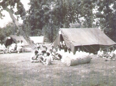 إحدى الرحلات الكشفية إلى مخيم الكشافة في بستان الكمسري 1930م