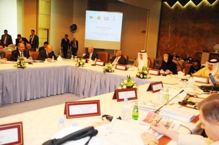 ممثلو الدول والمنظمات الإقليمية والدولية المانحة لليمن في مؤتمر الرياض للمانحين