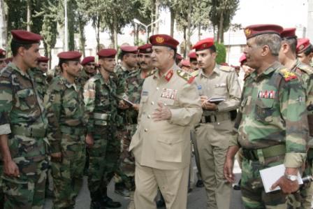 وزير الدفاع لدى تفقده اللواء الثاني حماية رئاسية