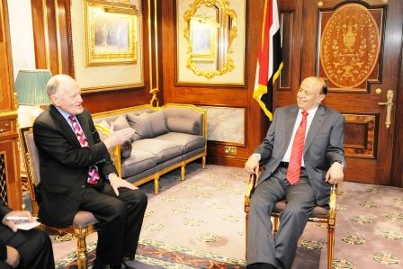 .. ويلتقي رئيس جمعية الصداقة اليمنية البريطانية ناؤول برهوني