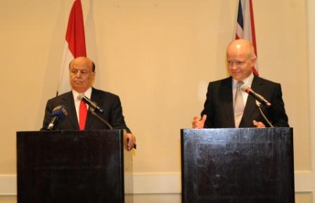 رئيس الجمهورية في مؤتمر صحفي عقده مع وزير خارجية بريطانيا وليام هيغ