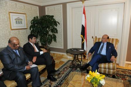 الرئيس لدى استقباله النائب الأول لوزير الخزانة الأمريكية أمس