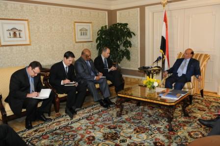 .. ويلتقي هيئة تحرير صحيفة (واشنطن بوست)