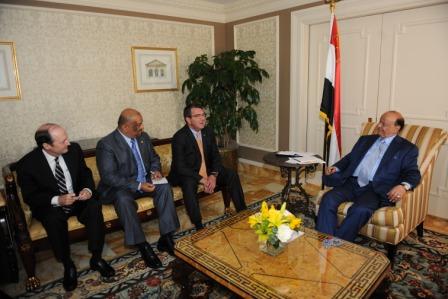 رئيس الجمهورية لدى لقائه نائب وزير الدفاع الأمريكي