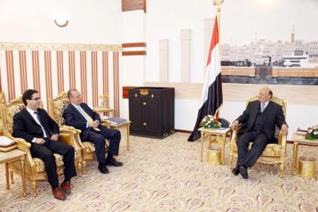 رئيس الجمهورية لدى استقباله المبعوث الأممي مستشار الأمين العام للأمم المتحدة جمال بن عمر أمس