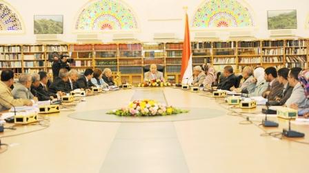 رئيس الجمهورية خلال اجتماعه باللجنة الفنية للحوار أمس