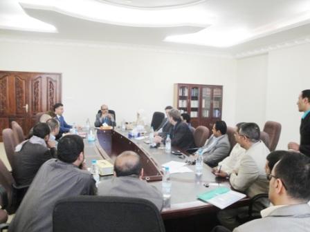 وزير الإعلام في اللقاء التشاوري مع مسؤولي الأقسام الصحفية وإدارات التحقيق في المؤسسات الإعلامية