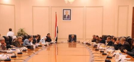 جانب من الاجتماع الاستثنائي المشترك أمس