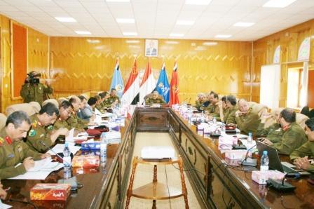 رئيس هيئة الأركان العامة خلال ترؤسه اجتماع مدراء الدوائر المعنية في وزارة الدفاع