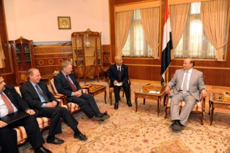 رئيس الجمهورية لدى استقباله مساعد وزير الأمن الداخلي الأمريكي أمس