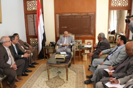 رئيس الجمهورية لدى استقباله قيادة التجمع المدني الجنوبي الديمقراطي أمس