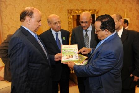 الرئيس لدى لقائه محسن اليافعي أمس