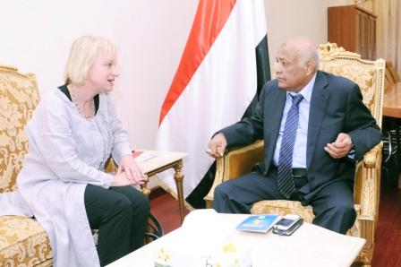 رئيس الوزراء لدى استقباله رئيسة بعثة الاتحاد الأوروبي