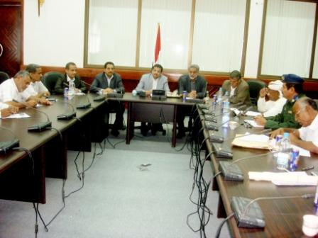 >   شائف يترأس اجتماع اللجنة الوزارية لمعالجة التداخلات الإدارية