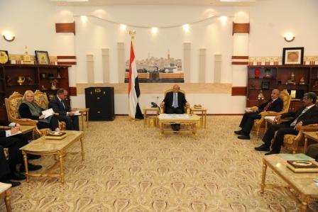 رئيس الجمهورية  خلال لقائه الفريق الأردني والأوروبي المساعد