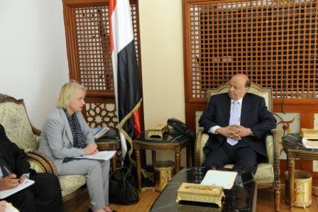 الرئيس لدى استقباله رئيسة بعثة الاتحاد الأوروبي أمس