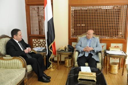 رئيس الجمهورية لدى استقباله السفير الروسي