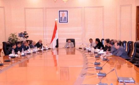 جانب من اجتماع لجنة تسويق النفط أمس