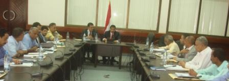 شائف يترأس اجتماع تنفيذي عدن