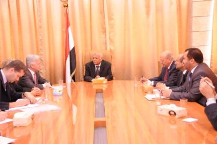 رئيس الوزراء خلال استقباله وزير التنمية والتعاون الدولي البريطاني