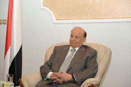 رئيس الجمهورية لدى لقائه أعضاء مجلس عدن الأهلي أمس