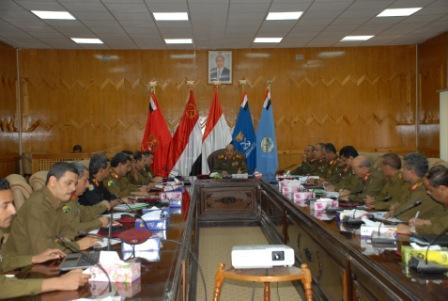 جانب من اجتماع لجنة الشؤون العسكرية أمس