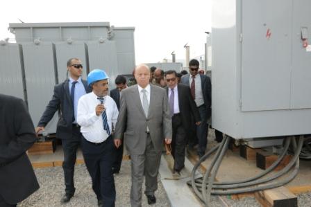 رئيس الجمهورية خلال تفقده لطاقة التوليدية الكهربائية
