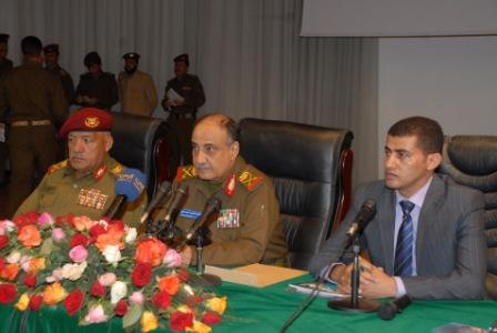 وزير الدفاع أثناء تدشين فعاليات الحملة التوعوية أمس