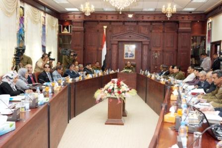 وزير الدفاع في الندوة الفكرية عن الحوار الوطني