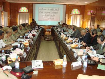 من الاجتماعات المشتركة لفريق هيكلة القوات المسلحة أمس