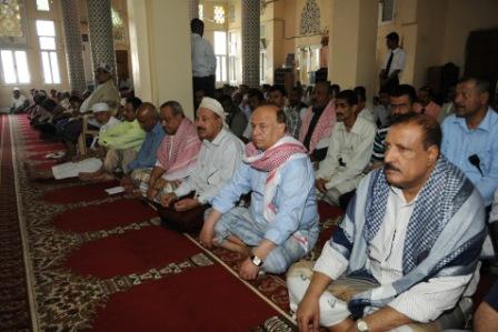 رئيس الجمهورية لدى حضوره خطبتي وصلاة الجمعة في الحديدة أمس