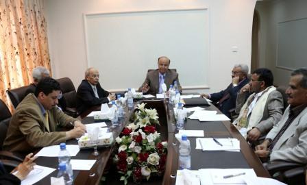 رئيس الجمهورية لدى ترؤسه الاجتماع الأول لهيئة رئاسة مؤتمر الحوار الوطني الشامل وأمانته العامة