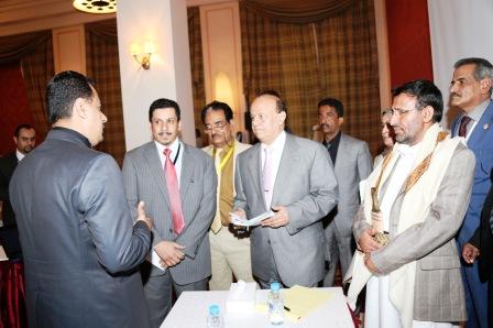 رئيس الجمهورية خلال إطلاعه على سير أداء فريق مؤتمر الحوار