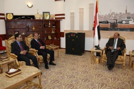 رئيس الجمهورية لدى استقباله جمال بن عمر أمس