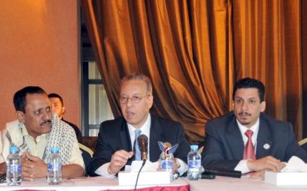 بن عمر يلقي كلمته في اجتماع فريق القضية الجنوبية أمس