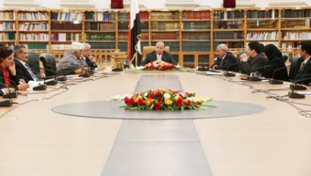 رئيس الجمهورية  أثناء ترؤسه الاجتماع الاستثنائي لهيئة رئاسة مؤتمر الحوار  ورؤساء فرق العمل