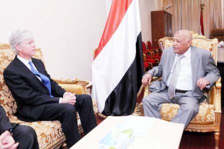 باسندوة خلال استقباله وفد توتال الفرنسية