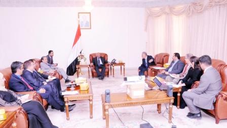 باسندوة خلال لقائه خبراء ومسئولي برنامج الامم المتحدة لتنمية القدرات الطارئة