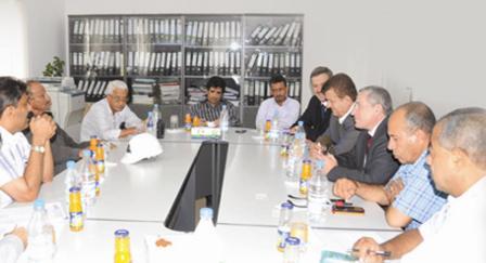 من   اجتماع الوفد الروسي مع نائب المدير التنفيذي لشركة مصافي عدن