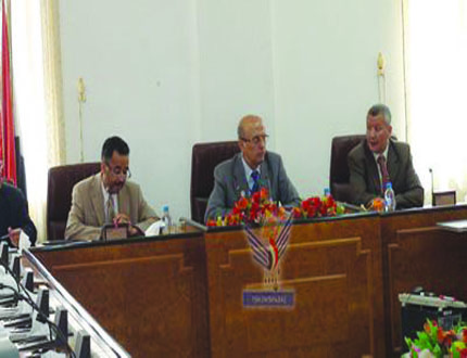 >  القربي خلال أختتام الدورة التدريبية في مجال الدبلوماسية