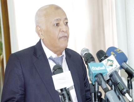 باسندوة خلال تدشينه نظام معلومات المشتريات