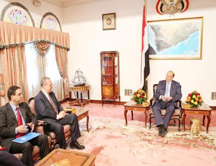 رئيس الجمهورية لدى استقباله المبعوث الأممي جمال بنعمر