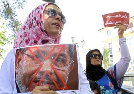 نساء مصر تطالبن  برحيل مرسي