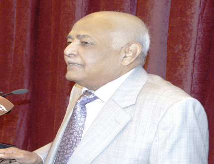 باسندوة يلقي كلمته في اللقاء الموسع