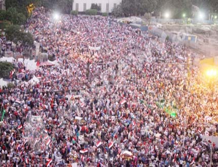 >   جانب من الحشود المليونية في ميدان التحرير أمس