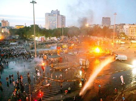احتجاجات الشعب التركي في ميدان تقسيم