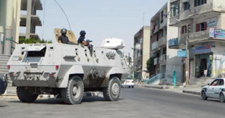 عناصر من القوات المسلحة والشرطة المصرية خلال مداهمتهم عددًا من البؤر الإرهابية