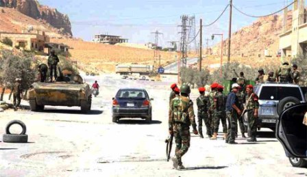 الجيس السوري  خلال استعداده لتنفيذ عملية عسكرية واسعة ضد مسلحي جبهة النصرة