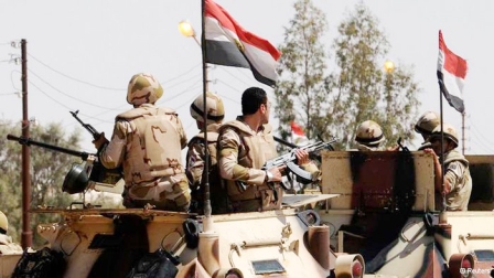 >  أفراد من الجيش المصري في سيناء